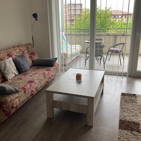 شقة Apartman Edita - Byt S Terasou A Parkovacim Stanim, Topolova, أولوموك المظهر الخارجي الصورة