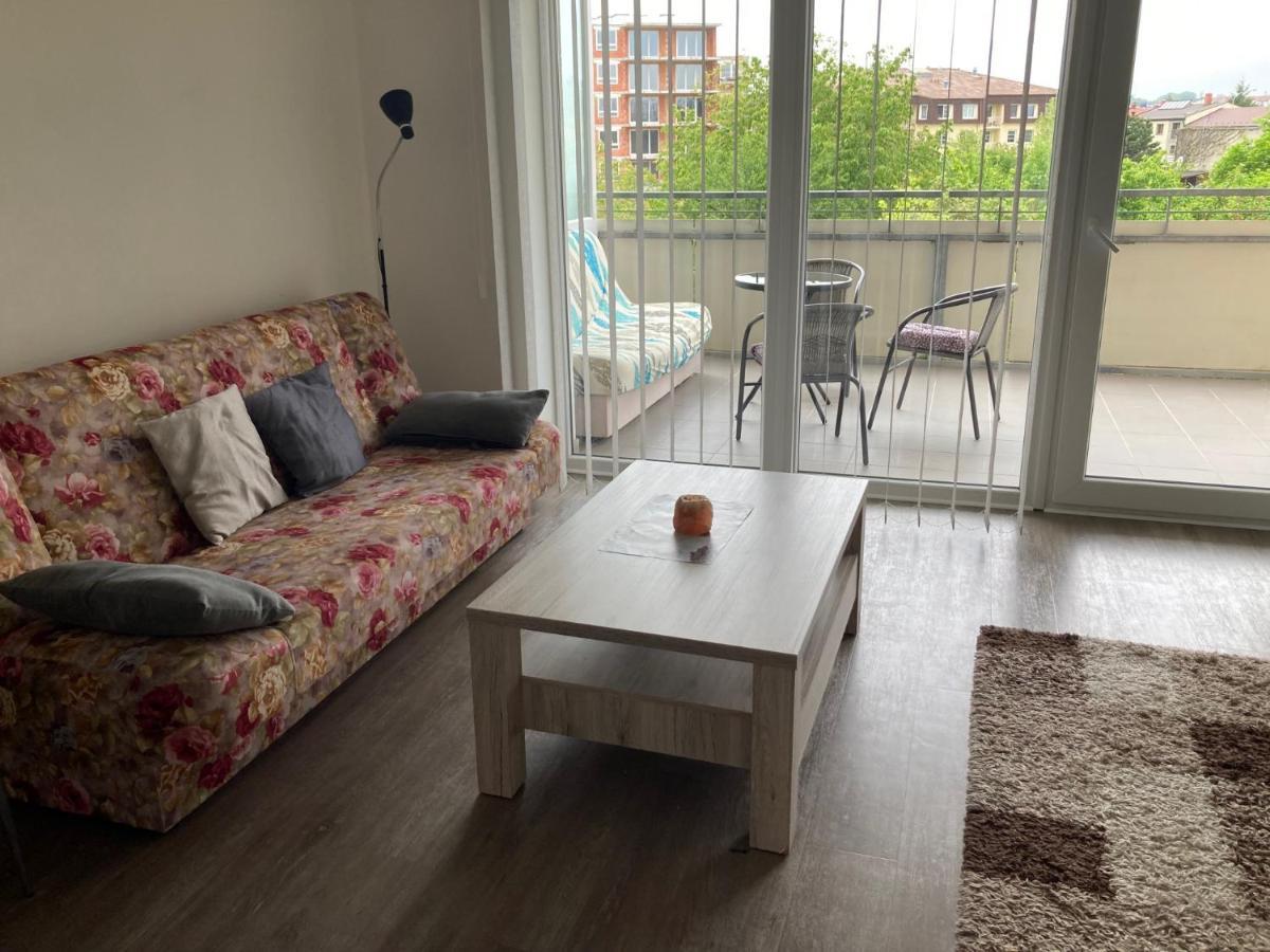 شقة Apartman Edita - Byt S Terasou A Parkovacim Stanim, Topolova, أولوموك المظهر الخارجي الصورة